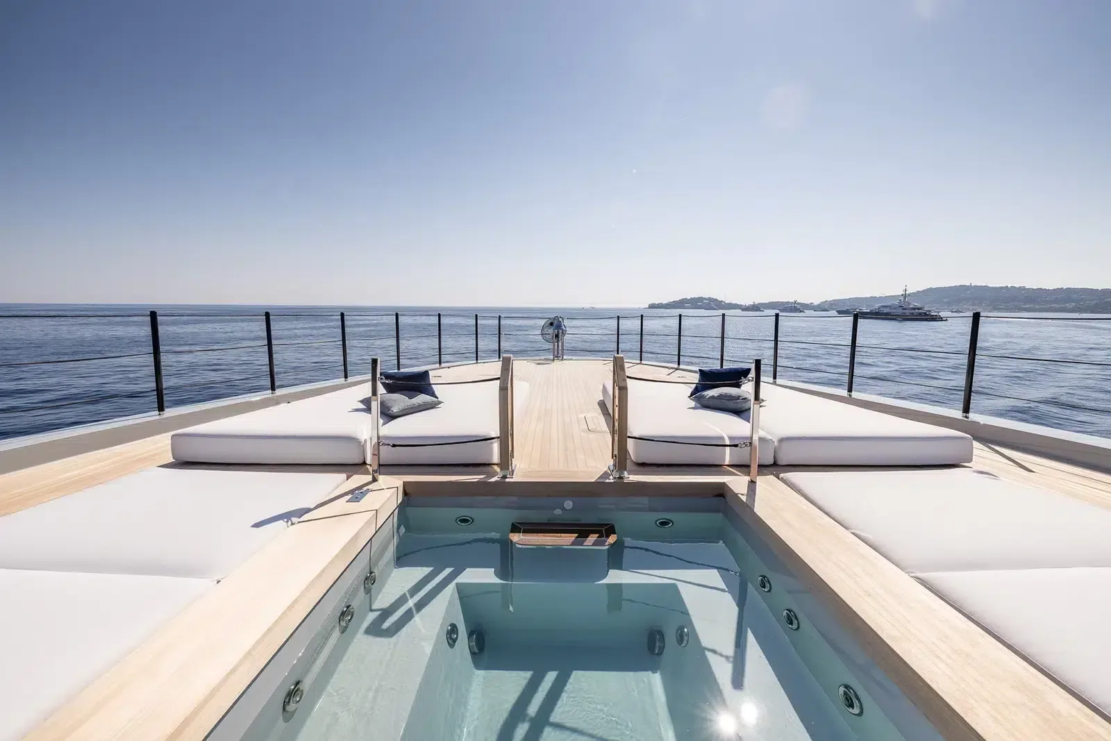 VIRTUOSITY - yacht charter photo 8